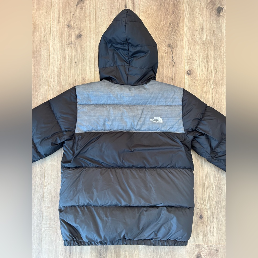 The North Face 550 Down Reversible Jacket - Picture 6 of 12